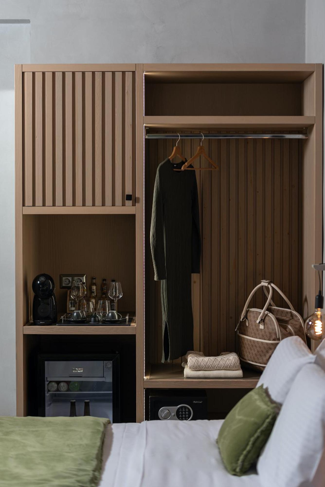 Evora Luxury Suites Mega Chorio Εξωτερικό φωτογραφία